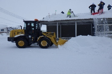 除雪活動中の写真